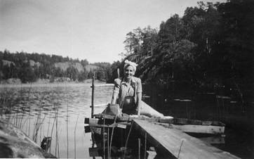 1948 Stor-Eja vid bryggan i Trollsjn
